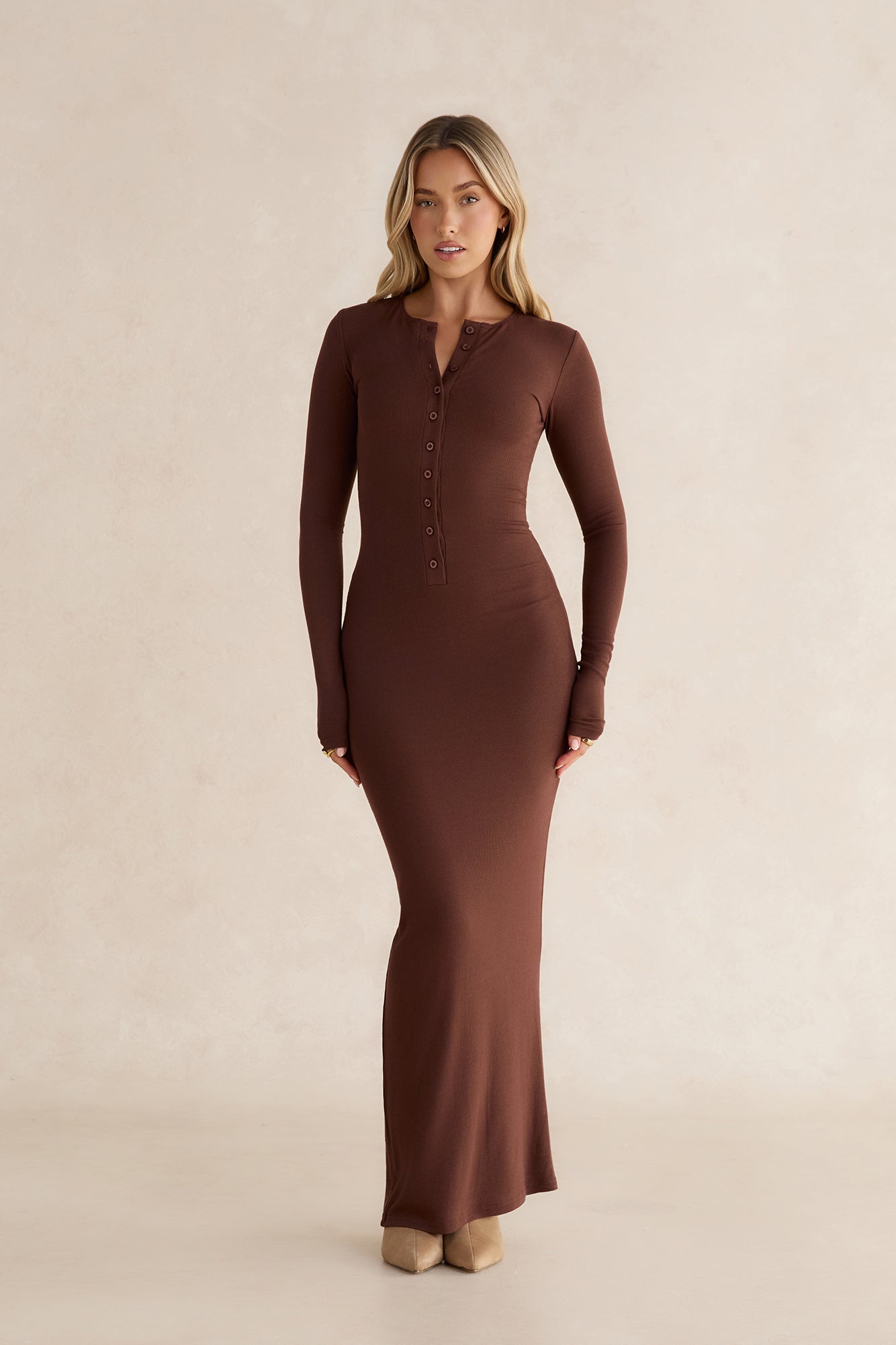 Henley Langarm-Rippstrick-Maxikleid