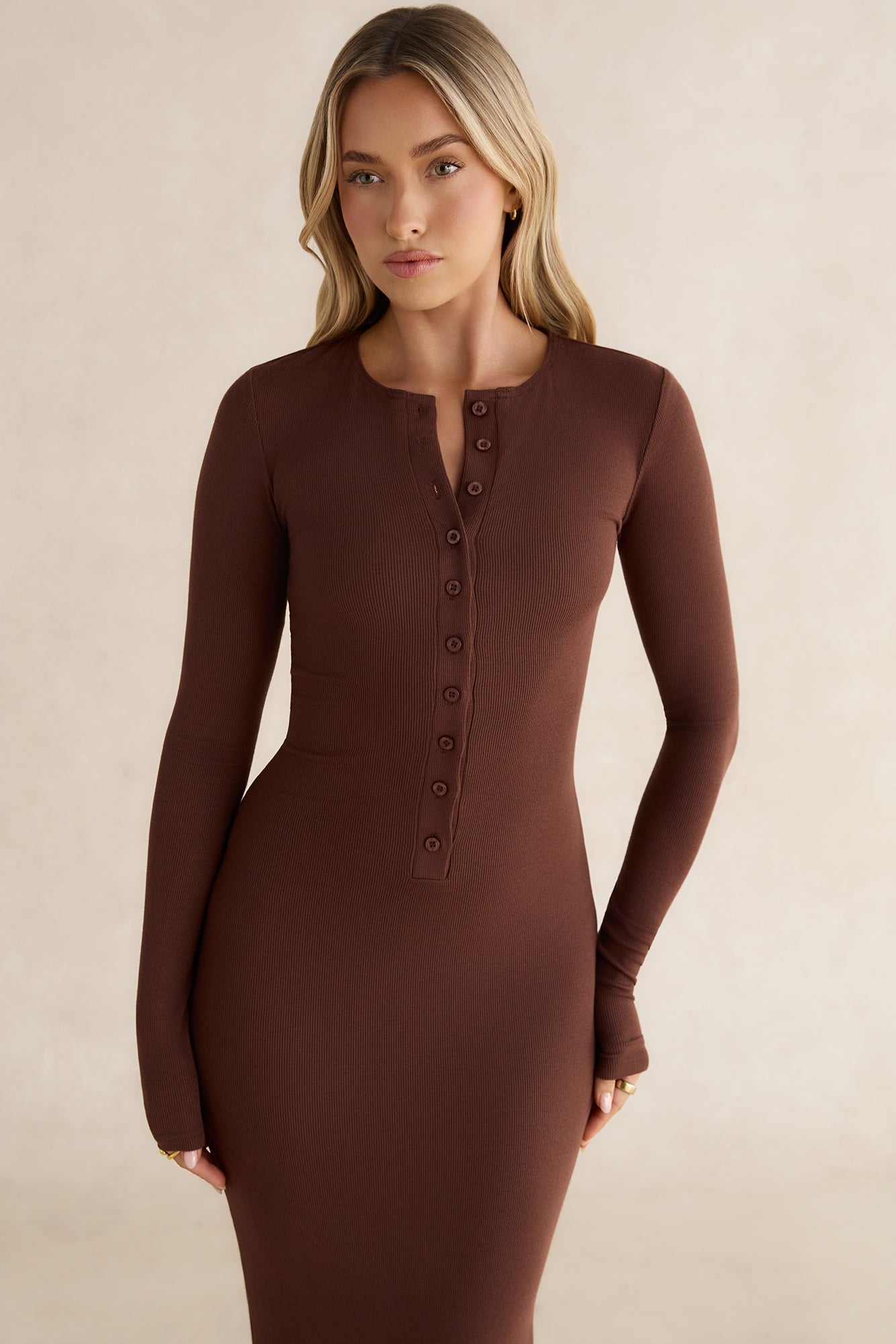 Henley Langarm-Rippstrick-Maxikleid