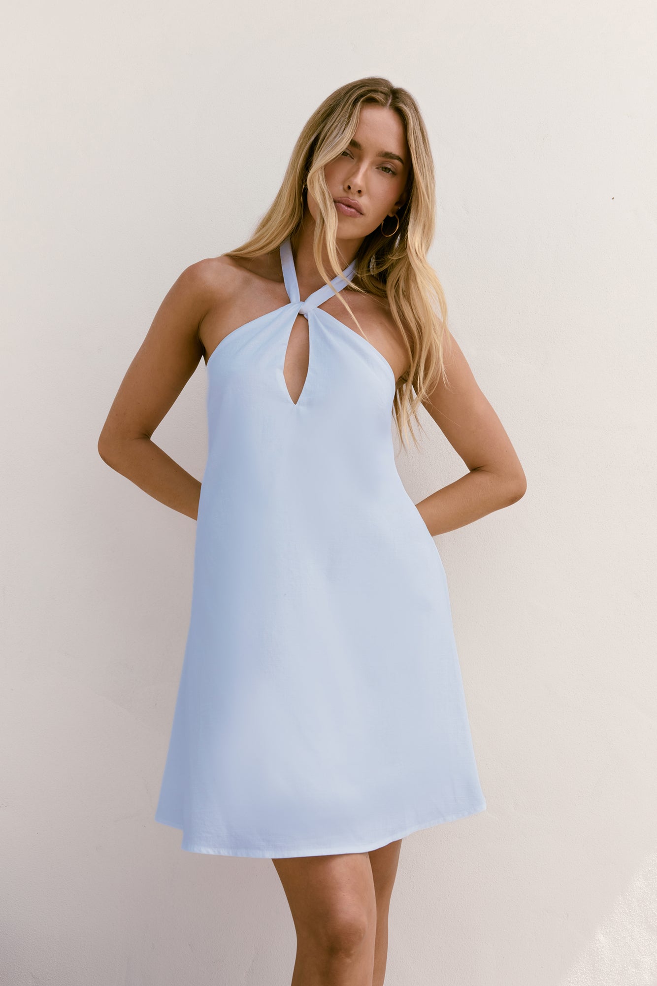 Coconut Sips Neckholder-Minikleid