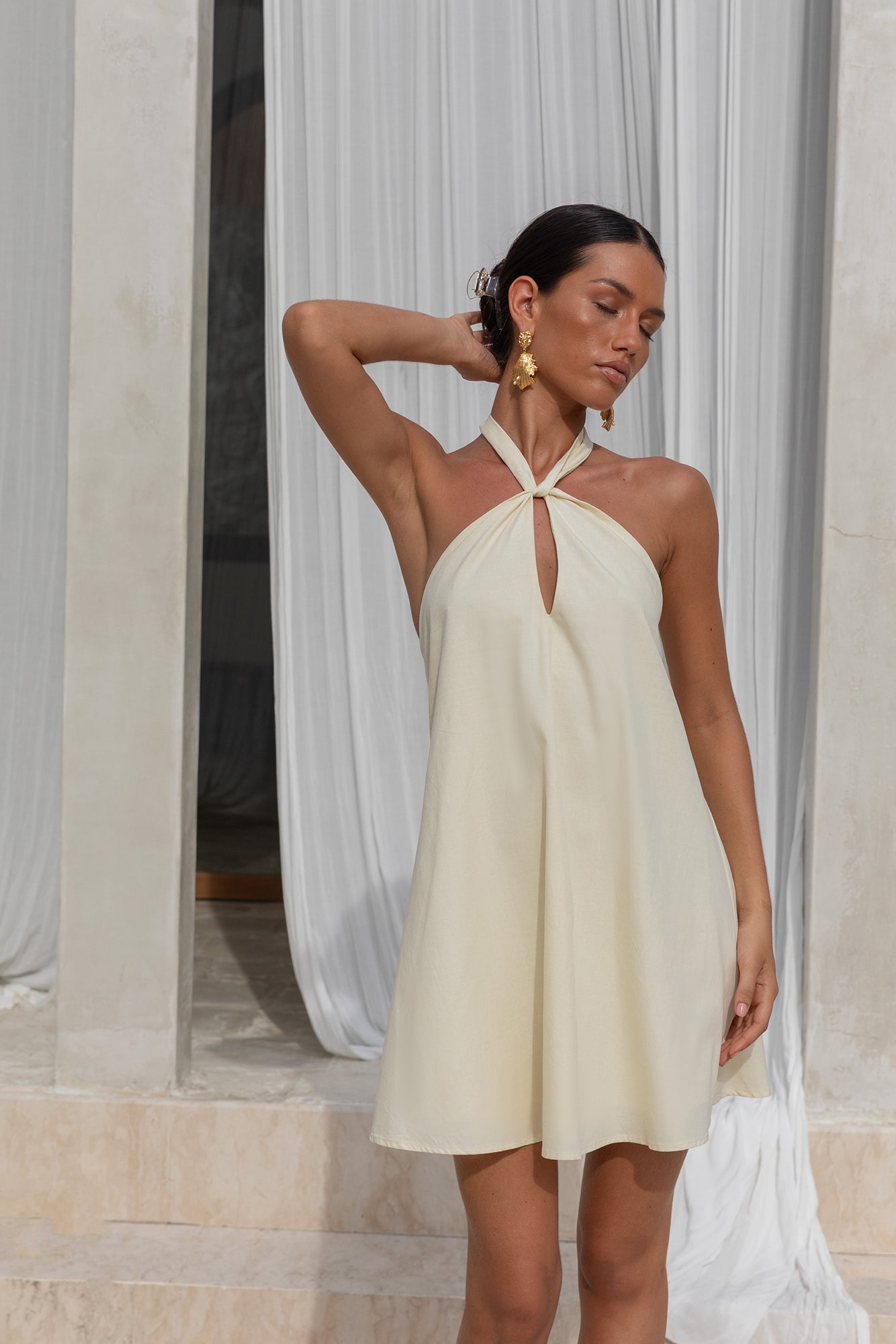 Coconut Sips Neckholder-Minikleid