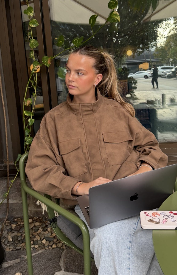 Oversized Veloursleder-Jacke Sapna
