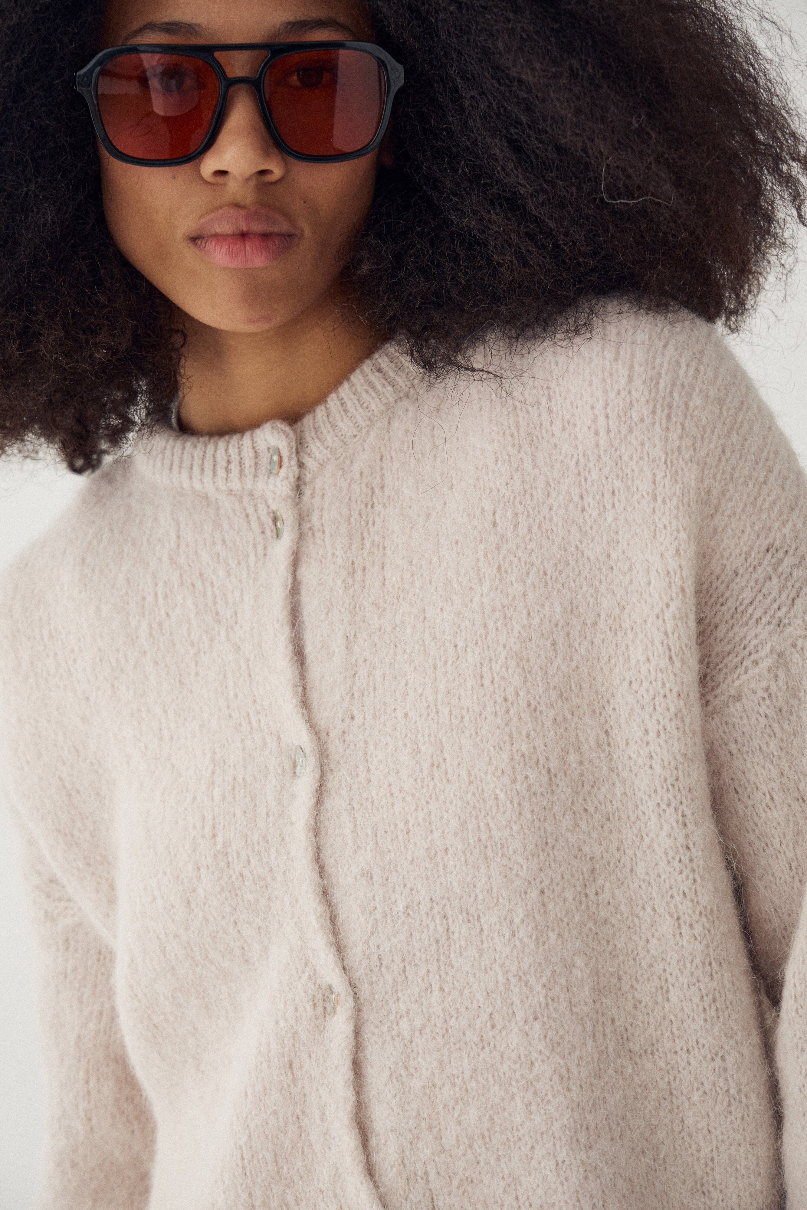 Strickjacke Kae mit Rundhalsausschnitt