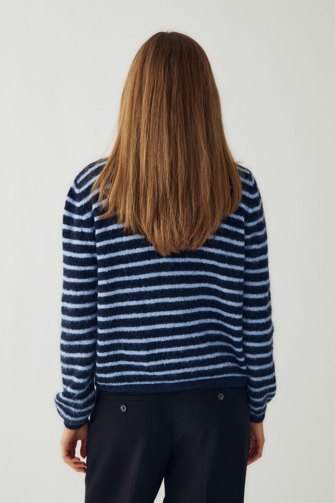 Strickjacke Mertice mit blauen Streifen
