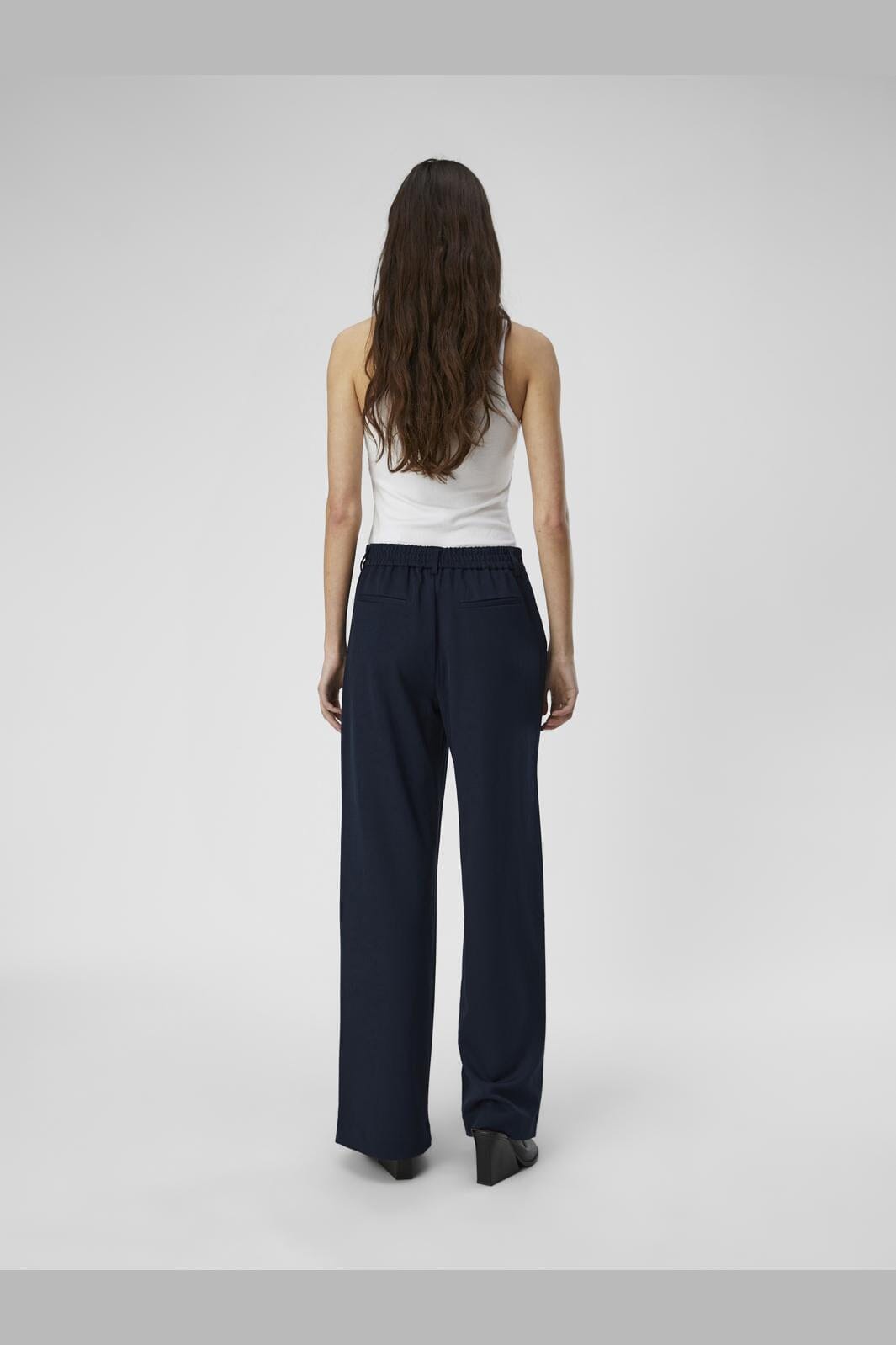 Stoffhose Lisa mit Nadelstreifen und weitem Bein