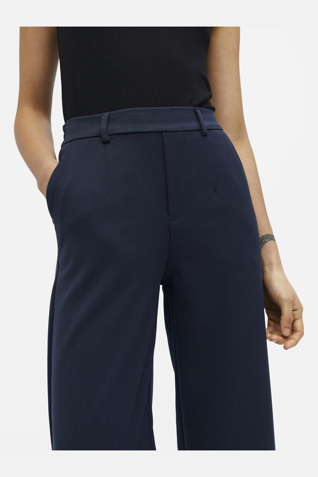 Stoffhose Lisa mit Nadelstreifen und weitem Bein